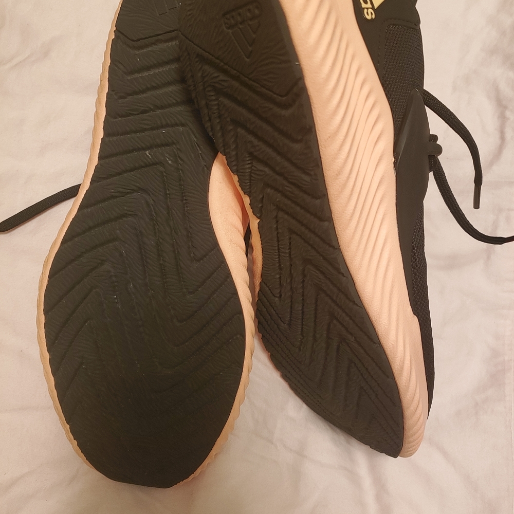 ADIDAS SHOES - Picture 4 of 4
